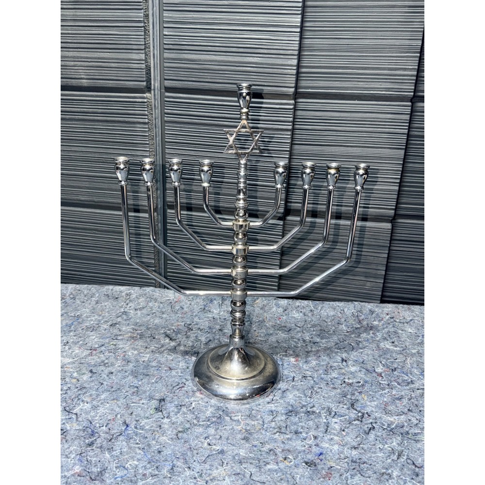 Silver Tone Metal Hanukkah Menorah Star of‎ David Candelabra Judaica Chanukah
